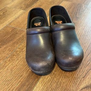 Brown dansko clogs size 39